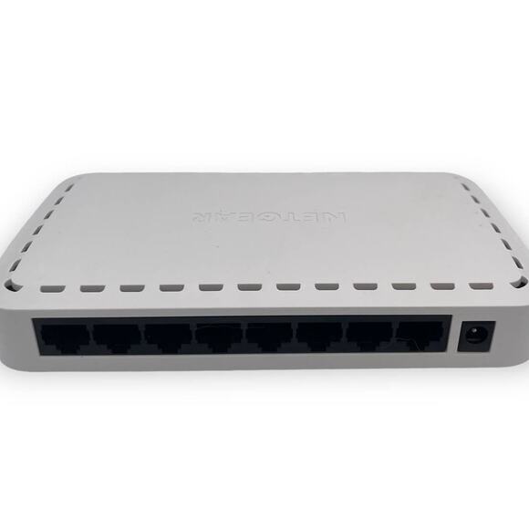 NETGEAR GS608 v4 8-Port Gigabit Ethernet Switch Unmanaged Network Hub + Power - Picture 1 of 6